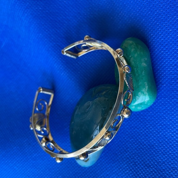 Sterling silver cuff bracelet. - Picture 5 of 6